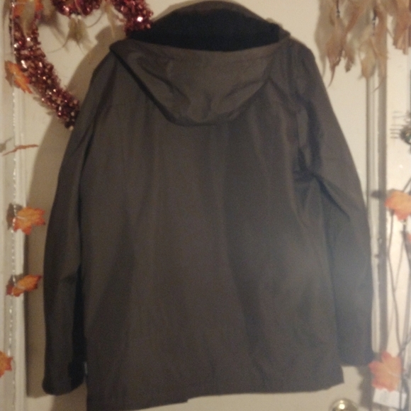 Calvin Klein Outer Wear w/mur Lining. Size Small in Men's but runs Medium. - Picture 9 of 9